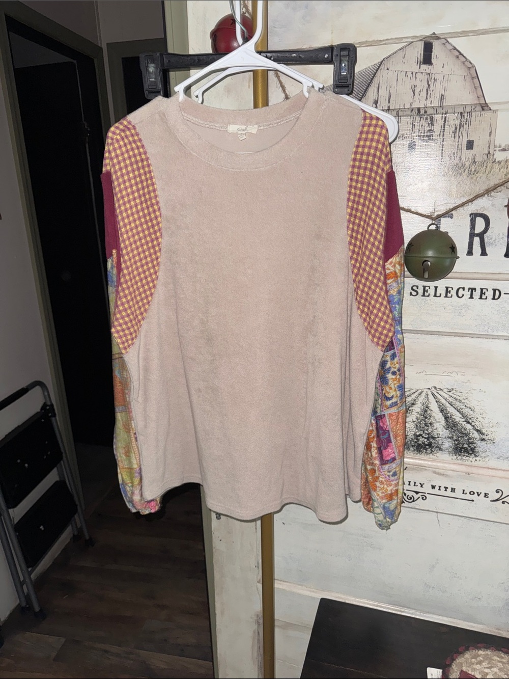 easel Pink Beige Pullover with Patterned Patchwork Sleeves